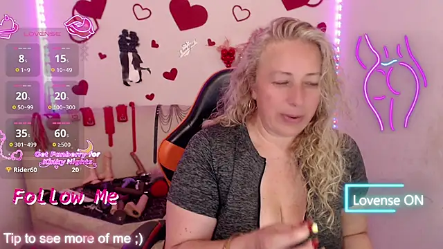 sofiacurvy 45 online show from 12/13/25, 08:04