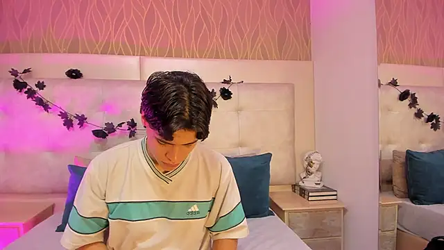 BenitoSaenz online show from 12/04/25, 12:36