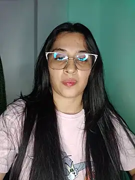 Snapshot of VALENTINA_ROUSE_ chatting on 05/26/26, 11:23 VALENTINA ROUSE online show from 05/26/26, 11:23
