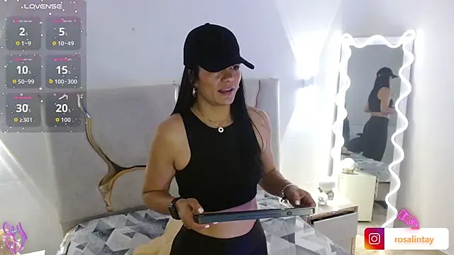 Rosalind tay online show from 10/19/25, 11:11