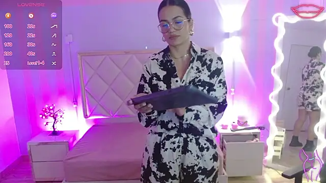 Rosalind tay online show from 03/19/26, 11:25