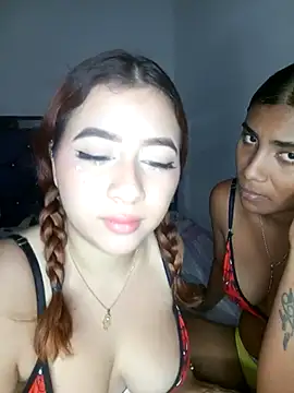 Snapshot of Chloe_Sky_love chatting on 09/26/25, 06:17 Chloe Sky love online show from 09/26/25, 06:17