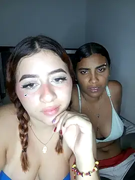 Snapshot of Chloe_Sky_love chatting on 09/27/25, 05:34 Chloe Sky love online show from 09/27/25, 05:34