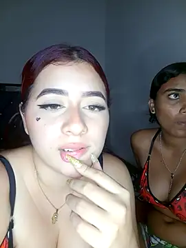 Snapshot of Chloe_Sky_love chatting on 10/22/25, 03:51 Chloe Sky love online show from 10/22/25, 03:51