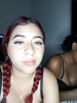 Snapshot of Chloe_Sky_love chatting on 10/28/25, 04:05 Chloe Sky love online show from 10/28/25, 04:05