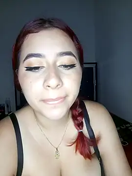 Snapshot of Chloe_Sky_love chatting on 10/29/25, 04:37 Chloe Sky love online show from 10/29/25, 04:37