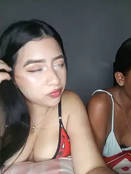 Snapshot of Chloe_Sky_love chatting on 05/19/26, 03:46 Chloe Sky love online show from 05/19/26, 03:46