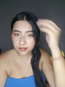 Snapshot of Chloe_Sky_love chatting on 05/20/26, 03:34 Chloe Sky love online show from 05/20/26, 03:34