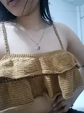 Snapshot of Suna_Lina chatting on 09/20/25, 10:27 Suna Lina online show from 09/20/25, 10:27