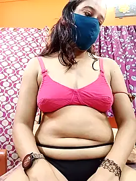 Snapshot of Hotpuja25 chatting on 06/11/26, 04:43 Hotpuja25 online show from 06/11/26, 04:43