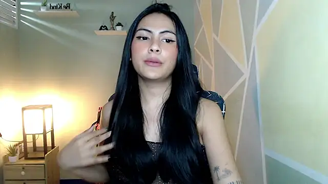 Snapshot of Pretty_mica chatting on 03/05/26, 10:22 Pretty mica online show from 03/05/26, 10:22