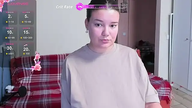 Snapshot of LinaElasm chatting on 09/26/25, 05:11 LinaElasm online show from 09/26/25, 05:11