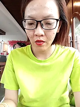 Snapshot of Mint299 chatting on 10/24/25, 06:10 Mint299 online show from 10/24/25, 06:10