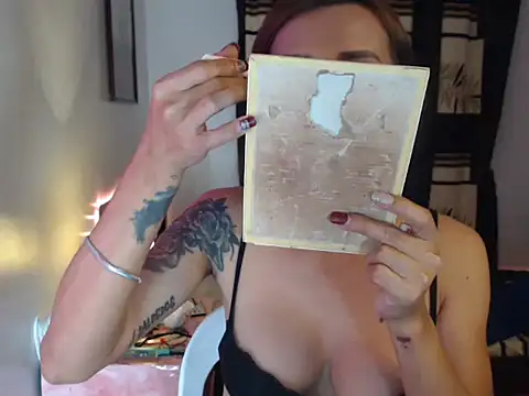 Snapshot of hottielicious_slut69 chatting on 10/30/25, 12:17 hottielicious slut69 online show from 10/30/25, 12:17