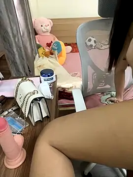 Mina048 online show from 10/20/25, 03:18