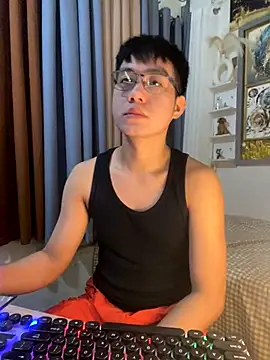 xshyboyx online show from 11/19/25, 02:55