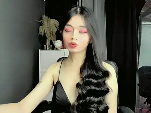 Snapshot of LexiLove chatting on 09/26/25, 12:20 LexiLove online show from 09/26/25, 12:20