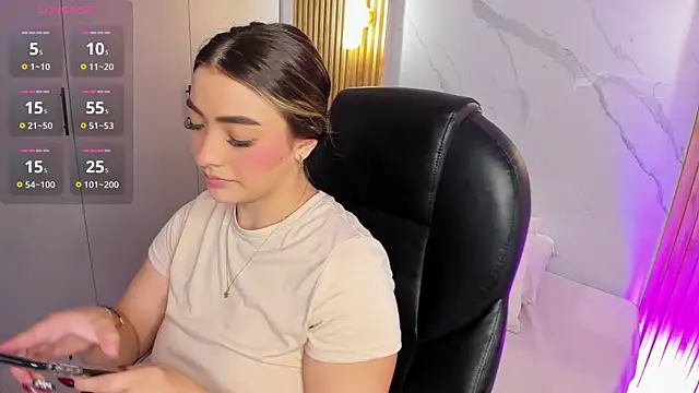 KYLIE JONES6 online show from 10/11/25, 02:55