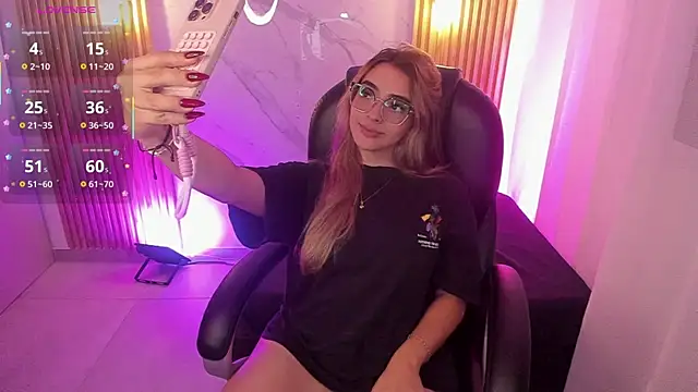 Snapshot of KYLIE_JONES6 chatting on 04/16/26, 03:07 KYLIE JONES6 online show from 04/16/26, 03:07