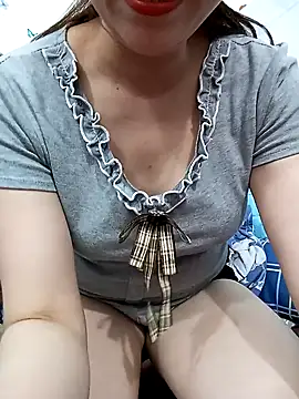 Ariana-Vy online show from 04/25/26, 02:03