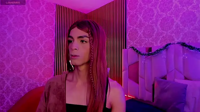 LIHIAN TAY online show from 11/23/25, 03:50