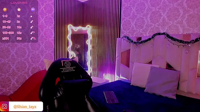 LIHIAN TAY online show from 12/15/25, 03:44