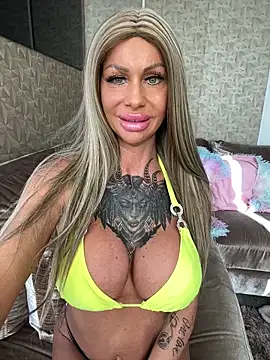 Snapshot of dutchbarbie chatting on 04/30/26, 04:24 dutchbarbie online show from 04/30/26, 04:24