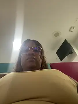 Snapshot of Sam_Blue chatting on 07/28/26, 12:48 Sam Blue online show from 07/28/26, 12:48