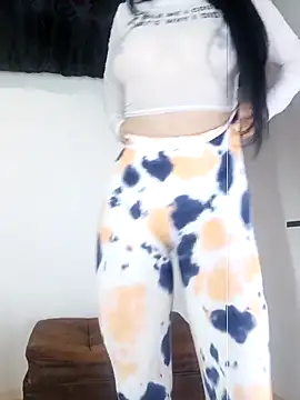 angierot2025 online show from 04/17/26, 07:06