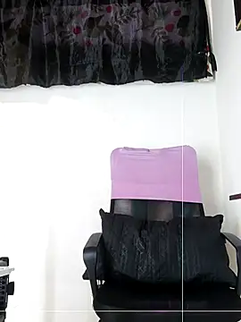 Snapshot of angierot2025 chatting on 07/15/26, 07:52 angierot2025 online show from 07/15/26, 07:52
