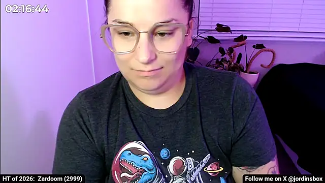 Snapshot of MoonBalloons chatting on 04/01/26, 04:35 MoonBalloons online show from 04/01/26, 04:35