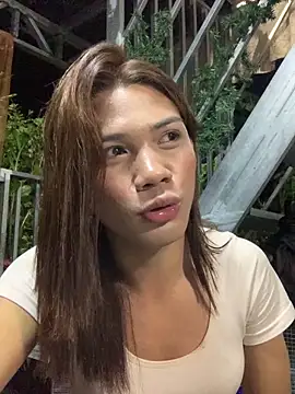 Snapshot of honey_caya chatting on 05/15/26, 05:53 honey caya online show from 05/15/26, 05:53