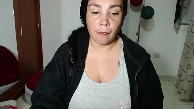 Snapshot of Vivian_milf_paint chatting on 09/16/25, 03:18 Vivian milf paint online show from 09/16/25, 03:18