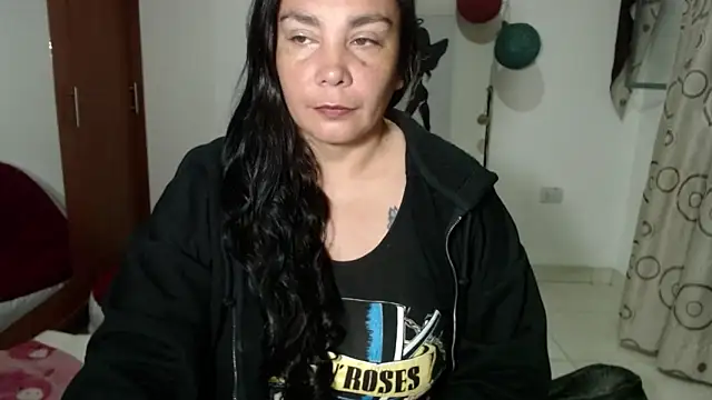 Snapshot of Vivian_milf_paint chatting on 09/18/25, 03:30 Vivian milf paint online show from 09/18/25, 03:30