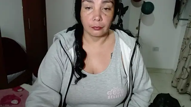 Snapshot of Vivian_milf_paint chatting on 09/19/25, 03:19 Vivian milf paint online show from 09/19/25, 03:19