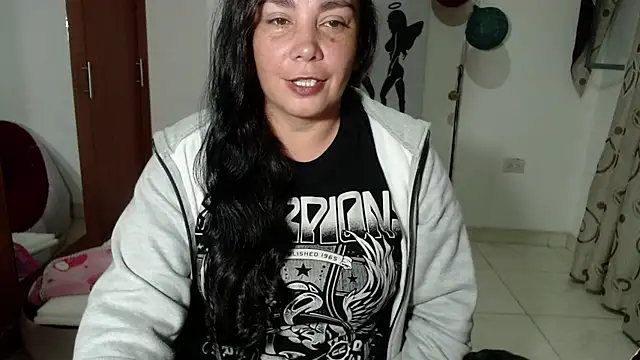 Snapshot of Vivian_milf_paint chatting on 09/23/25, 03:20 Vivian milf paint online show from 09/23/25, 03:20