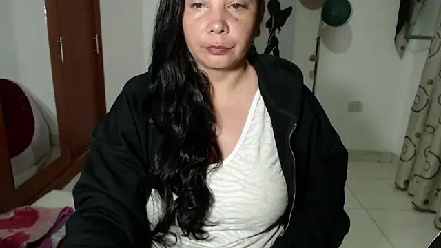 Snapshot of Vivian_milf_paint chatting on 09/25/25, 03:10 Vivian milf paint online show from 09/25/25, 03:10