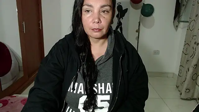 Snapshot of Vivian_milf_paint chatting on 10/01/25, 03:56 Vivian milf paint online show from 10/01/25, 03:56