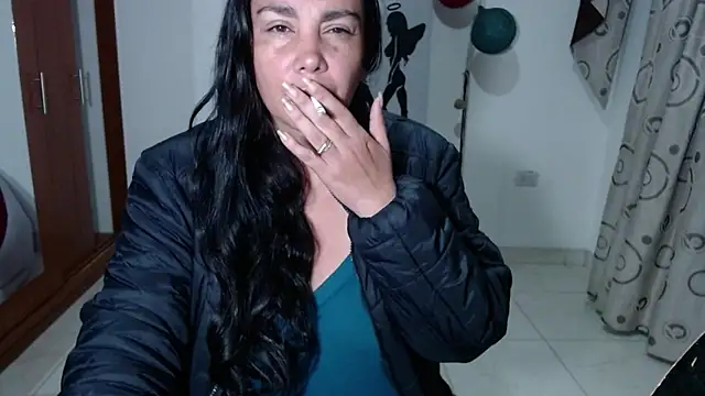 Snapshot of Vivian_milf_paint chatting on 10/22/25, 02:12 Vivian milf paint online show from 10/22/25, 02:12