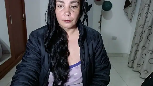 Snapshot of Vivian_milf_paint chatting on 10/23/25, 02:22 Vivian milf paint online show from 10/23/25, 02:22