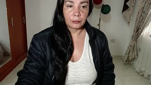 Snapshot of Vivian_milf_paint chatting on 10/26/25, 11:27 Vivian milf paint online show from 10/26/25, 11:27