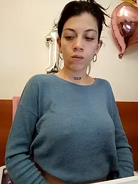 Snapshot of Paula_Alameda chatting on 09/21/25, 03:30 Paula Alameda online show from 09/21/25, 03:30
