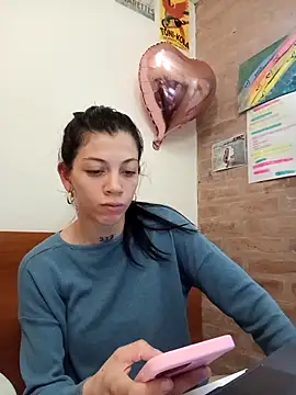 Snapshot of Paula_Alameda chatting on 09/21/25, 07:48 Paula Alameda online show from 09/21/25, 07:48