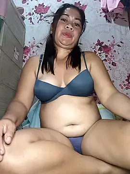 Snapshot of sexybitch_02 chatting on 10/22/25, 12:16 sexybitch 02 online show from 10/22/25, 12:16