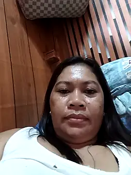 Snapshot of sexybitch_02 chatting on 11/08/25, 11:25 sexybitch 02 online show from 11/08/25, 11:25