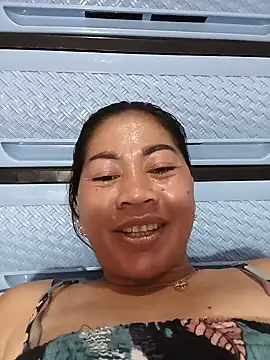 Snapshot of sexybitch_02 chatting on 07/19/26, 05:22 sexybitch 02 online show from 07/19/26, 05:22