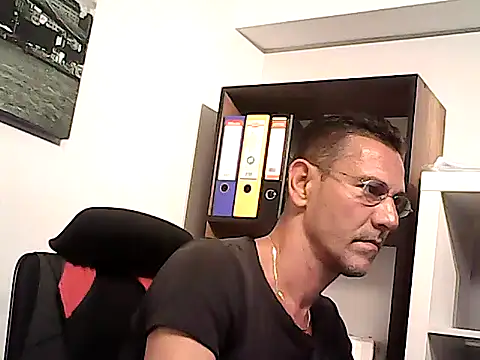 Snapshot of mastercharisma35 chatting on 06/01/26, 01:13 mastercharisma35 online show from 06/01/26, 01:13