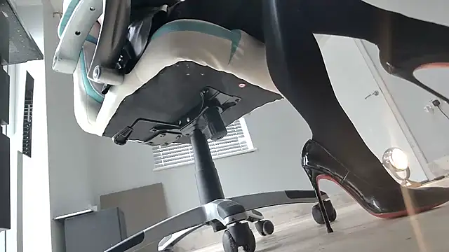 foxyroxymilf online show from 09/24/25, 11:02