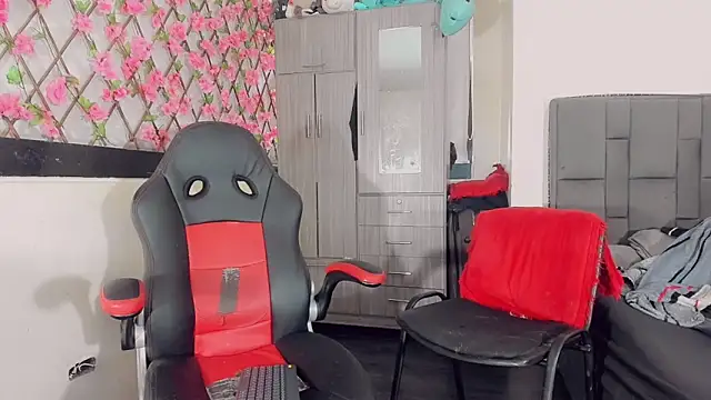 thiara veky online show from 12/14/25, 03:17