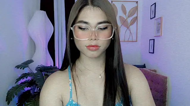 Snapshot of PrettyBlythes_TS chatting on 05/05/26, 04:53 PrettyBlythes TS online show from 05/05/26, 04:53